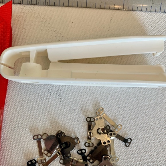 VTG Crafting Quilting Sewing Hobby Lot Various Supplies Quilters Disk Glitter - Picture 6 of 14